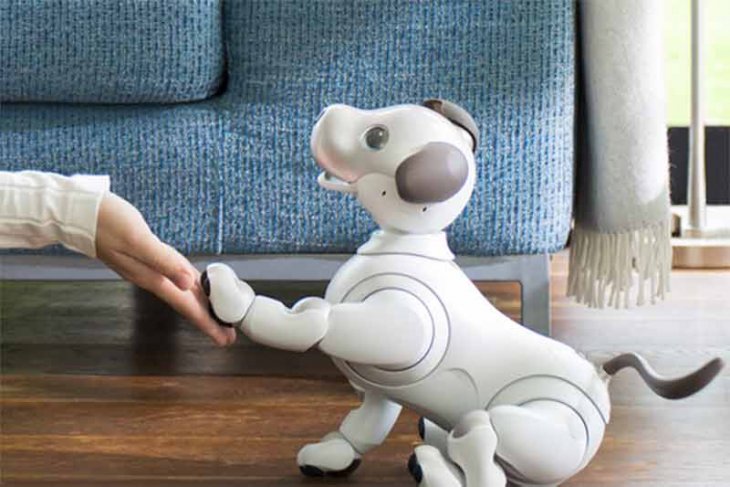 Robot anjing aibo buatan Sony Electronics