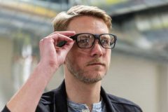 intel-perkenalkan-kacamata-pintar-vaunt