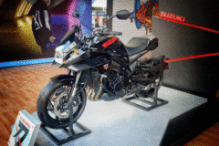 suzuki-pamerkan-sport-bike-katana-di-prj
