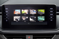 laura-asisten-pengemudi-dari-skoda