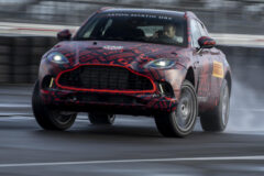 performa-brutal-dbx-suv-pertamanya-aston-martin