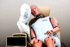 hyundai-ciptakan-center-side-airbag