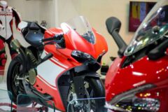 ducati-siapkan-superlight-superleggera