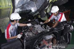 pengecekan-gratis-diskon-suku-cadang-untuk-mobil-hino-terkena-banjir