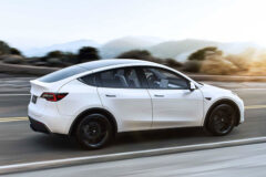 tesla-mulai-kirimkan-model-y-ke-konsumen