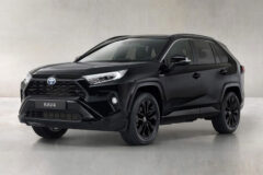 toyota-perkenalkan-rav4-black-edition-2020