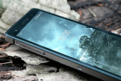 ponsel-tertangguh-di-dunia-minat