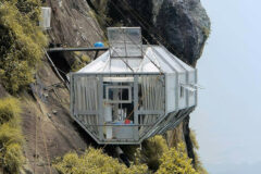 hotel-ekstrem-di-ketinggian-tebing-purwakarta