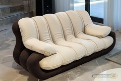 aneka-gaya-unik-sofa-ruang-keluarga