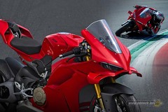 new-ducati-panigale-v4-pakai-kakikaki-motogp