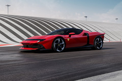 ferrari-849-testarossa-bangkitkan-memori-miami-vice