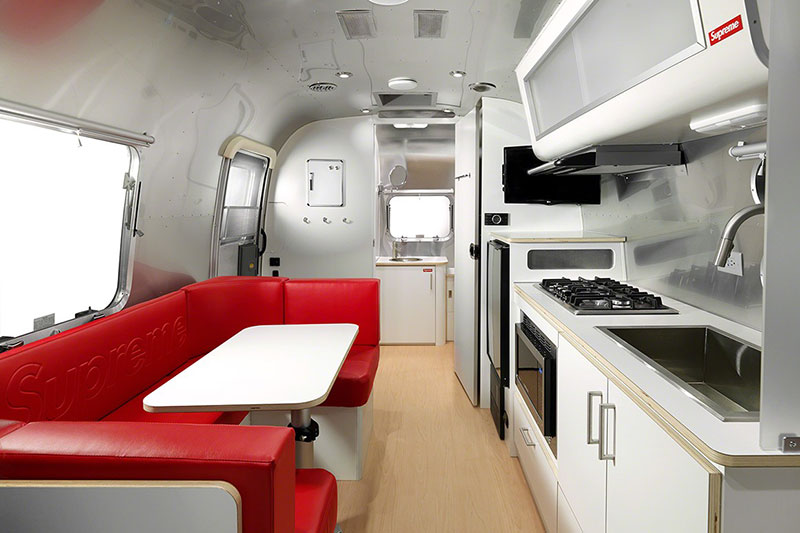 Supreme Airstream Travel trailer